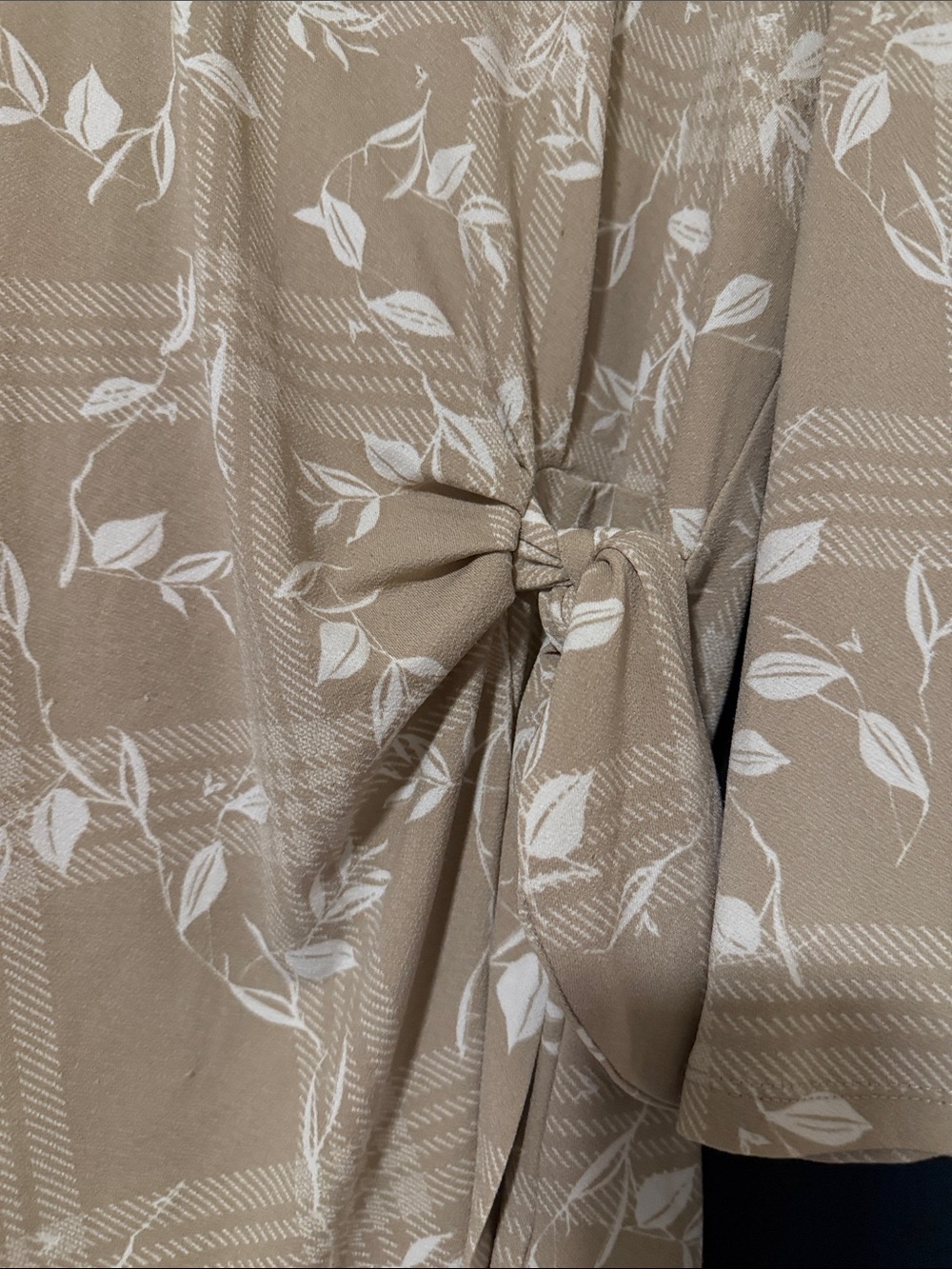 Elle Beige Floral Plaid Tie-Detail Blouse - Picture 2 of 7